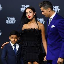Georgina rodriguez wants everyone to know. Cristiano Ronaldo Befeuert Geruchte Um Viertes Kind Stern De