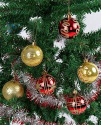 Red and gold garland decorations. Red And Gold Christmas Tree Ideas Ornaments Garland And More