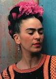 why-did-frida-kahlo-wear-crowns