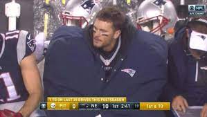 10 funniest reactions to Brady's huge sideline coat