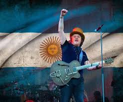 Zucchero is a singer and songwriter hailing from reggio emilia, italy, who was born on september 25th, 1955. Chi E Zucchero
