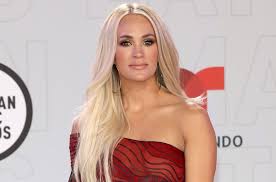 carrie underwood criticized for liking