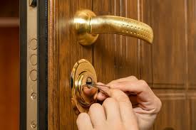 pick a door lock with household items