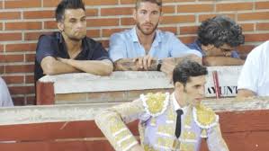 Sergio Ramos disfruta de su pasión por los toros de la mano de su amigo  Talavante