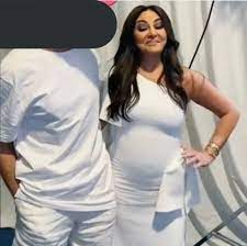 اليسا حامل