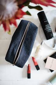 make this easy diy makeup bag