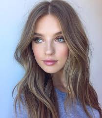 According to professional hair colorists scharzkopf (see sources), many women with pale skins tend to have blue green eyes. Here Are The Best Hair Colors For Pale Skin Pale Skin Hair Color Dark Blonde Hair Color Hair Styles