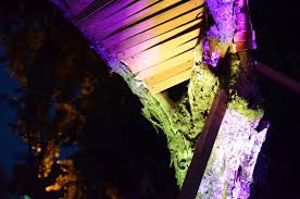 In diesem jahr wird der seepark zülpich erstmals mit mystischen klängen, faszinierenden farbenspielen, zahlreichen lichtobjekten und wunderschönen projektionen verzaubern. Seepark Zulpich Leuchtende Garten Zulpich