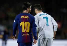 In the world of football, there seems only two camps when if you ask 100 soccer fans who that person is, chances are 50 of them will say cristiano ronaldo and 50 will say lionel messi. Ronaldo Und Messi Sind Die Besten Aber Unvollendet