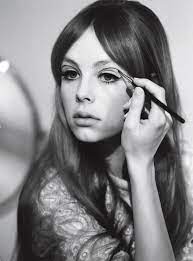 60 s eye makeup is back and here to
