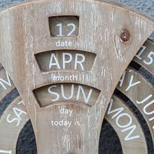 Spin Perpetual Calendar Decorative Sign