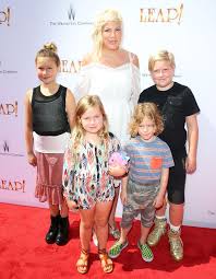 exclusive tori spelling says she s