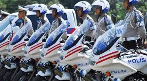 Mewarnai gambar polisi mengatur lalu lintas. Yuk Mengenal Jenis Jenis Seragam Polisi Di Indonesia Fopasbin