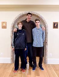 7 Tall Nba Players Who Had Relatively Short Parents