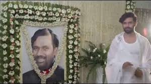 He was elected as member of the 16th lok sabha in the 2014 indian general election from jamui constituency in bihar. Chirag Paswan Faces Opposition S Fire For Video Shoot Infront Of His Father S Photo Watch Elections News India Tv
