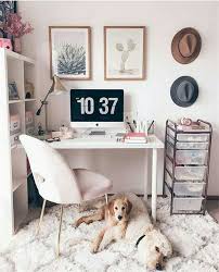chic and comfy study room decoration