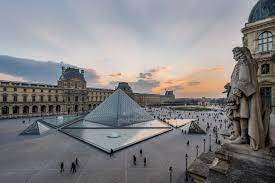 Acusaciones contra ex director del Louvre revelan escándalo de contrabando mundial