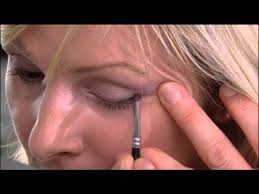 how to apply eye liner in your 50 s