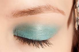 how to wear mint green eyeshadow