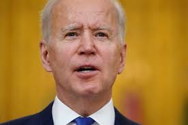 President joe biden took a tumble up the steps of air force one on friday shortly before taking off for atlanta to meet asian community leaders in the wake of tuesday's shooting. Biden Setzt Billionenschweres Corona Hilfspaket Mit Unterschrift In Kraft