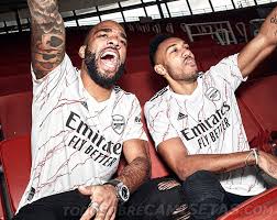 Magically remove people from shots by combining multiple shots, crowd control can automatically remove people and other moving objects from your photos. Arsenal 2020 21 Adidas Away Kit Todo Sobre Camisetas