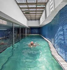 Glass Walled Swimming Pools 10 Amazing