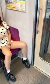 電車内対面オナニーのエロ画像 - 性癖エロ画像 センギリ