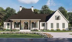 Traditional Style House Plan 40051 With