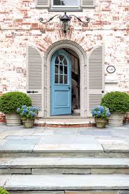 Kirkpatrick architects chose an innovative revolving gate made from local and sustainable materials as the entryway to this modern manhattan home's garden. 37 Best Front Door Paint Colors Paint Ideas For Front Doors