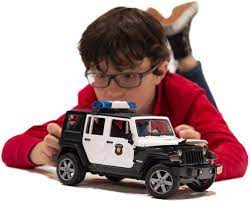 Mẹ nên mua đồ chơi mô hình xe ô tô cho bé ở đâu chất lượng