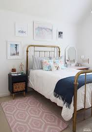 Modern bedroom in gray with a subtle touch of vintage style seen in its use of patterns and a chic add a collection. Pin On Girl Rooms Modern