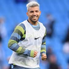 Manchester city aguero, 30, admitted he couldn't resist turning down the chance to have a garish new style just so he. Sergio Aguero Hair Man City Striker Shows Off New Silver Hairdo In Man Utd Clash Daily Star