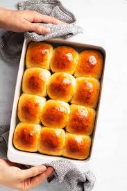 easy homemade dinner rolls with step