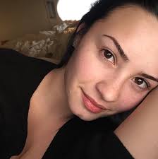 s look so ugly without makeup