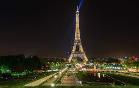Paris, spotlight, Eiffel Tower ...