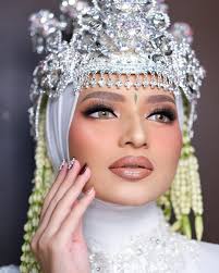 10 inspirasi riasan pengantin hijab modern