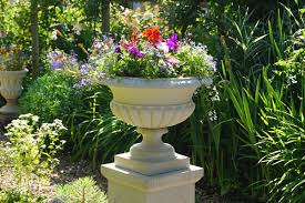 Antique And Classical Style Garden Urns