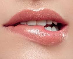 20 ways to care for chapped lips