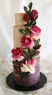 pretty ercream wedding cake for