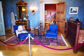 It was designed to operate on alternating current (ac) or each bedroom is outfitted with a rocking chair and a tiny window, a porthole to. Biltmore Estate Bedroom 1 Jpg Photo Candebat Drew Photos At Pbase Com