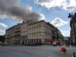 Incendie à Bordeaux : un feu difficile à maîtriser, 50 bâtiments touchés  par le sinistre