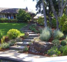 30 Hillside Home Landscaping Ideas From