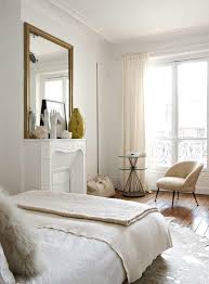 Mit accessoires und spiegeln zieht behaglichkeit in ihr schlafzimmer ein. Tipps Fur Elegante Gestaltung Mit Spiegel Im Schlafzimmer Freshouse