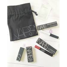nars bundling deluxe size pouch