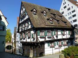 In 1443, a fundamental extension of the house in the late gothic style was completed. Hotel Schiefes Haus Ulm Bewertungen Fotos Preisvergleich Tripadvisor