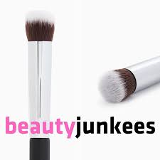 mineral powder eyeshadow makeup brush