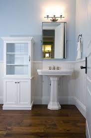 pedestal sinks for a polished bathroom