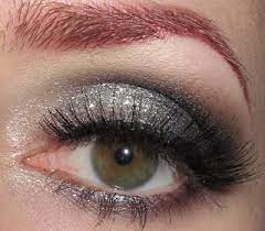 silver and gray glitter eye makeup look