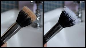 clean makeup brushes and sponges