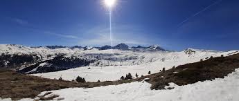 El pas de la casa) est une agglomération de la paroisse andorrane d'encamp jouxtant la frontière entre l'andorre et la france. Pas De La Case Grau Roig Dimanche 23 Fevrier 2020
